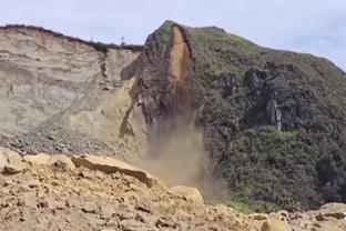 隔行如隔山？F1车手诺里斯造访巴黎主场，踢球动作略显僵硬